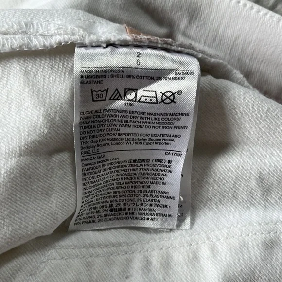 Gap White Jean Short Cut-off - Picture 3 of 3